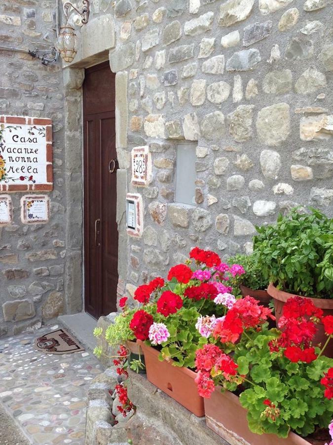 Mini Appartamenti Nonna Nella Barbarasco Eksteriør bilde